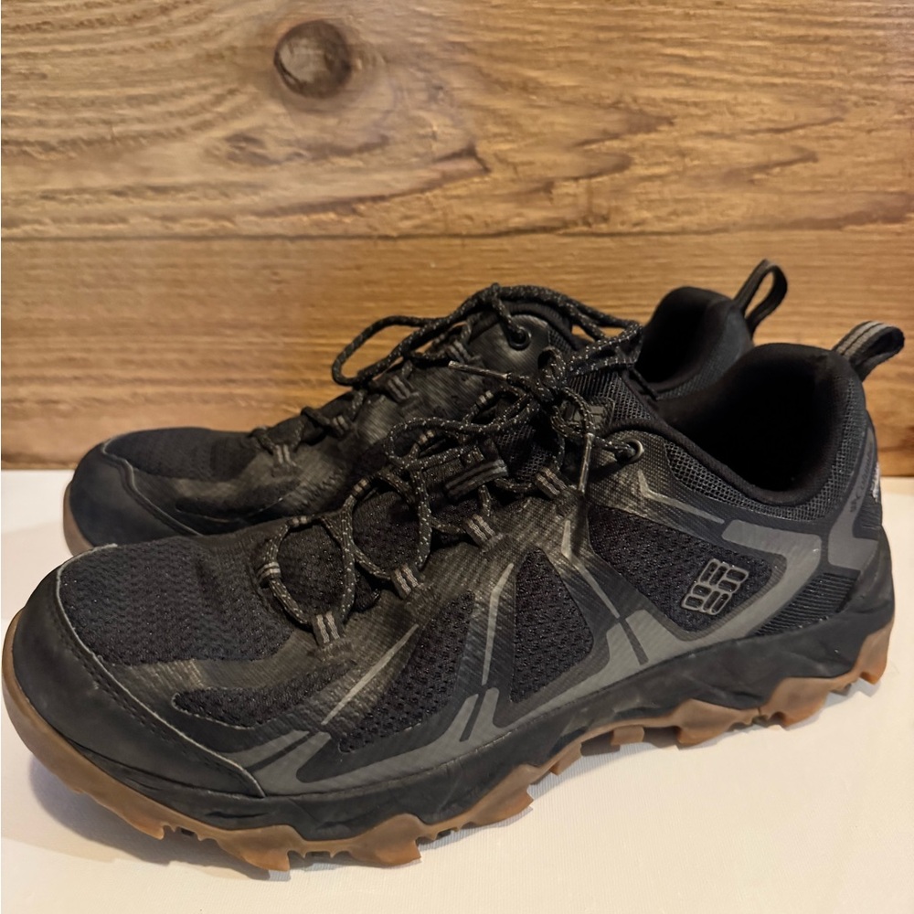 EUC Columbia Grove Heights Low Outdry Hiking Shoes